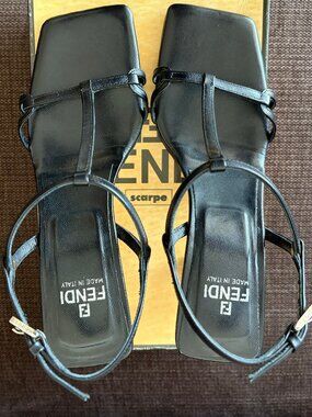 FENDI Strappy Heeled Leather Saldals